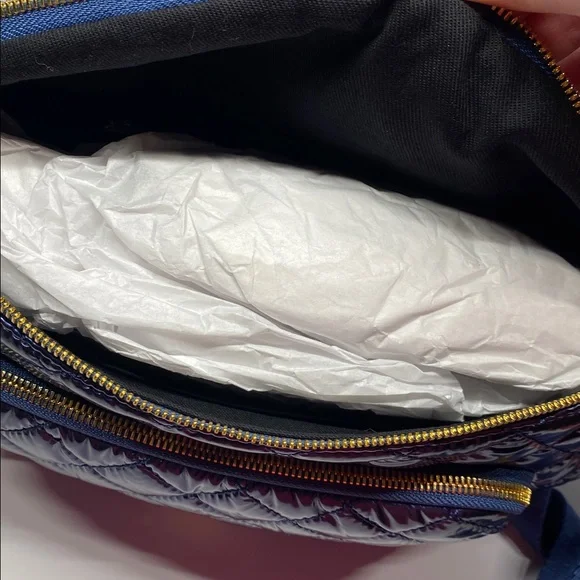 NWOT-G by Giuliana Quilted Blue Crossbody Sling Bag/Bum Bag-Metallic Indigo - Picture 3 of 3